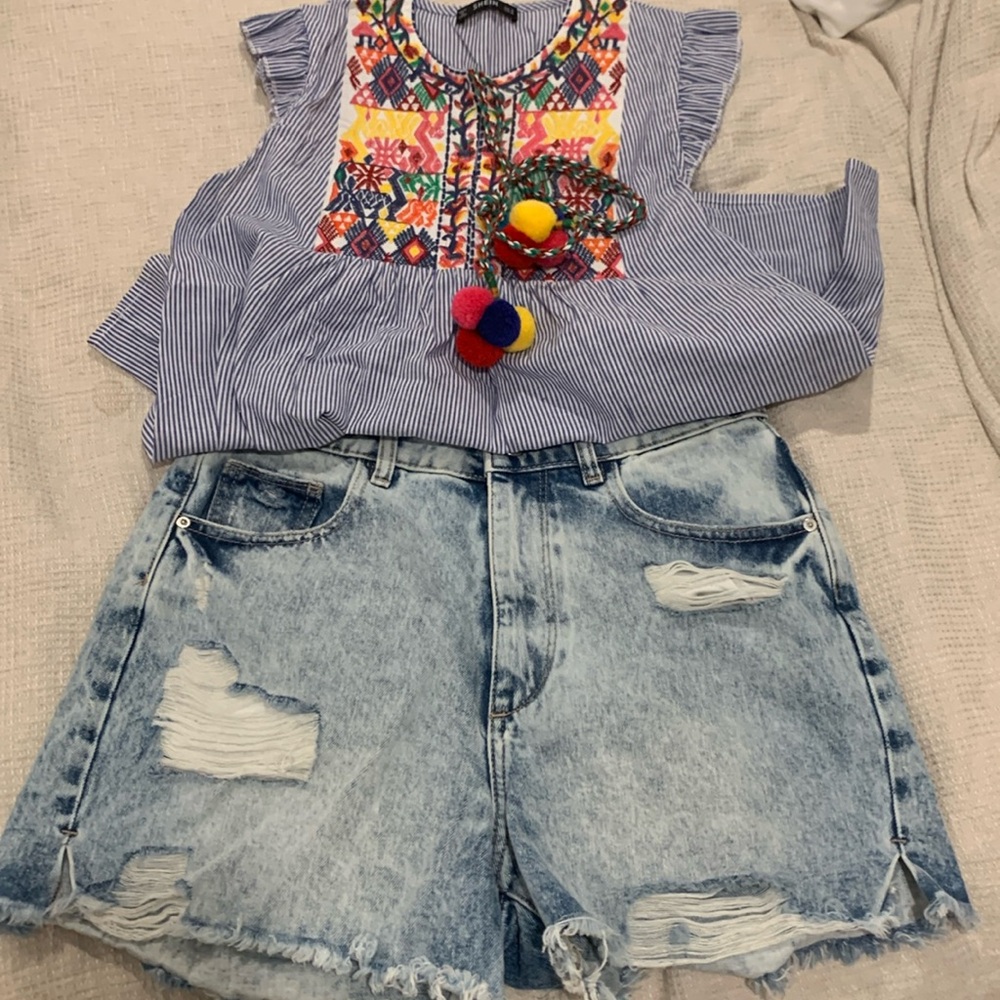 DL 1961 high rise denim shorts with boho top-